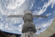 Nave rusa Soyuz acoplada a la ISS 