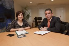 Consejera De Sanidad Y Alcalde De Argoños. 