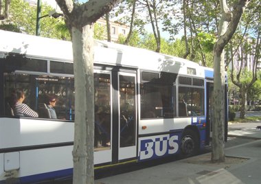 Foto: Cae un 0,1 por ciento el número de usuarios del autobús urbano (EUROPA PRESS)