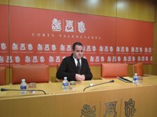 Jorge Alarte En La Rueda De Prensa En Las Corts Habla Sobre La Visita Del Papa