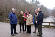 Revilla Y Gómez, En El Centro, Junto A Otros Cargos Del PRC, Durante La Visita 