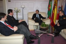 Reunión De Calderón (Alcalde Torrelavega) Y Peña (Jefe Superior De La Policía)