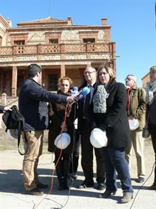 Visita De Diputada De Turismo Y Concejales De Guadix A La Azucarera