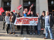 Algunos De Los Afectados Que Se Han Concentrado En Barcelona