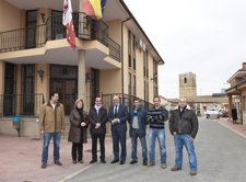 El Presidente De La Diputación, Con El Alcaldle Y La Corporación De Villabrágima