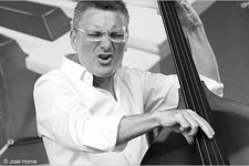 Gonzalo Tejada kontrabaxu-jotzailea