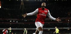 Foto: Wenger lamenta la marcha de Thierry Henry (REUTERS)