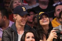 El novio de Vanessa Hudgens necesita tiempo