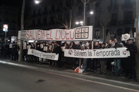 Trabajadores Se Concentran Contra Un ERE En El Liceu