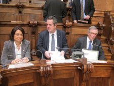 S.Recasens, J.Forn Y X.Trias, En El Pleno