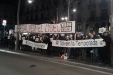 Trabajadores Se Concentran Contra Un ERE En El Liceu