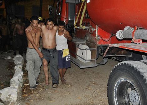 Presos Hondureños De La Carcel De Comayagua Salen Por Su Propio Pie