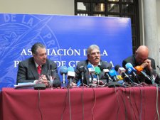Montes Neiro Junto A Su Abogado Y Antonio Izquierdo