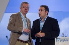 Alberto Ruiz Gallardón Y Elías Bendodo, En El Congreso