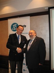 Nicholas Hall Y Rafael García Gutiérrez Durante La Conferencia Del Primero