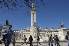 MONUMENTO DE LAS CORTES EN PLAZA ESPAÑA