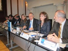 Los Expertos En Un Momento De La Presentación Del 'Tratado De Fibrosis Quística'