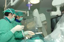 Profesionales Del Hospital Reina Sofía De Córdoba En Una Sala De Hemodinámica