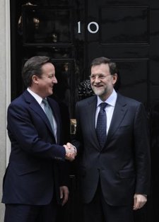 Cameron defiende ante Rajoy que es Gibraltar quien determine su futuro