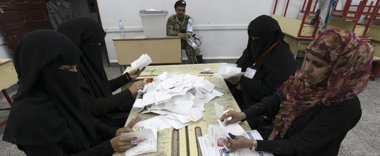 Foto: La ONU califica de "día histórico" la jornada electoral en Yemen (REUTERS/MOHAMED AL-SAYAGHI)