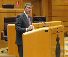 José Enrique Fernández De Moya, En El Senado