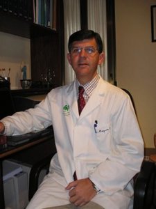 El Médico Onubense Emilio Márquez. 