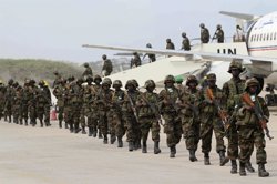 El Consejo de Seguridad de la ONU decide enviar otros 5.000 militares de la UA a Somalia