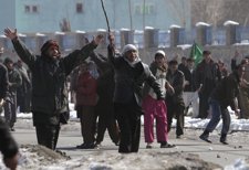Manifestación En Afganistán Contra La OTAN Por La Quema Del Corán