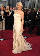 Cameron Diaz posando sobre la alfombra roja de los
