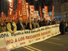 Miles De Personas Se Manifiestan En Zaragoza.