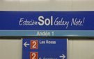 Estación de Metro patrocinada por Samsung Galaxy Note