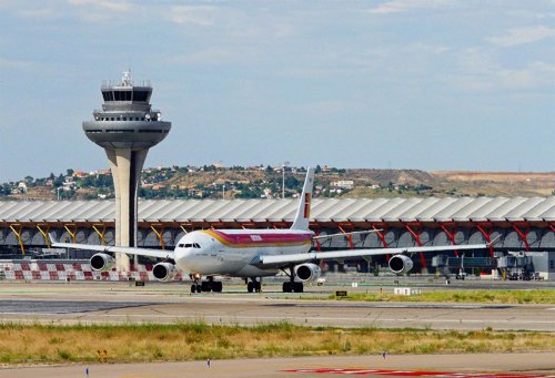 Iberia cancelará diez vuelos con Galicia hoy lunes por la huelga de pilotos