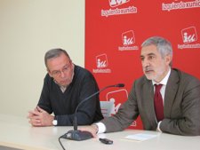 Llamazares llama a la contestación frente al intento del Gobierno de transformar un sistema sanitario universal en dual
