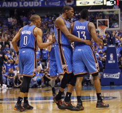 Los Thunder fulminan al campeón Dallas y los Clippers toman ventaja sobre Memphis