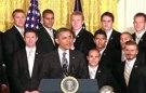 Obama bromea sobre la ropa interior de Beckham