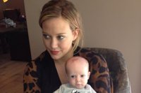 Hilary Duff presume de hijo