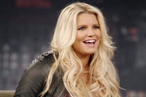 Jessica Simpson, emocionada por volver a su figura