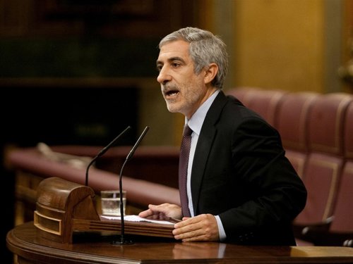 IU pide al Gobierno que derogue el decreto sanitario y retome la negociación del Pacto de Estado por la Sanidad