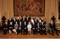Representantes de 26 monarquías almuerzan con Isabel II para celebrar sus 60 años en el trono