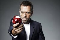 Hugh Laurie deja la muerte de House en el aire
