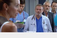 Telecinco mantiene 'Hospital Central' frente al "ataque" de 'El Número uno'