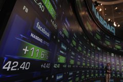 Foto: Facebook cierra su debut en bolsa con una subida del 0,6% (REUTERS/SHANNON STAPLETON)