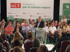 Griñán asegura que el Gobierno “está discriminando” a Andalucía y que se pide un “esfuerzo injusto” de ajuste