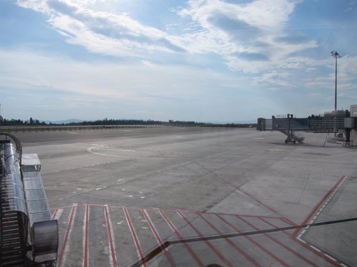 La Xunta critica las inversiones "sin planificación" en los aeropuertos gallegos