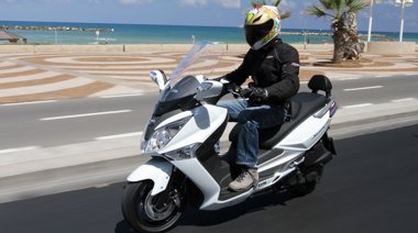 Foto: SYM venderá desde junio en España las nuevas scooter Joymax 125 y 300 (SYM)