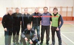 Foto: Un concejal del PP y pelotari posa en una foto con Otegi (TWITTER ARNALDO OTEGI)