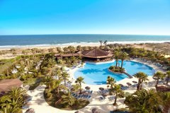 Foto: Las pernoctaciones hoteleras caen en abril y los precios se mantienen (EUROPA PRESS/OASIS ISLANTILLA)
