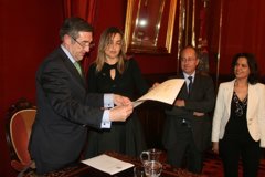 Foto: Gobierno de Cantabria y Ayuntamiento de Santiago de Compostela colaboran para fomentar el camino de Santiago (GOBIERNO DE CANTABRIA)