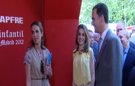 Príncipes y Wert increpados en la Feria del Libro