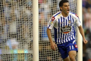 El Deportivo gana al Huesca (2-1) y regresa a la Liga BBVA
